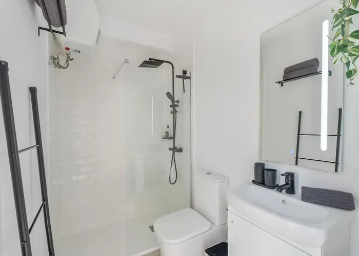 Moderno Estudio Con Piscina En - Ideal Parejas