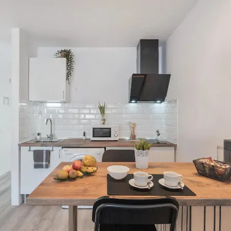 Moderno Estudio Con Piscina En - Ideal Parejas * Арона